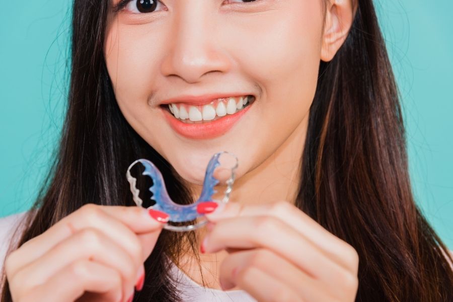 How Long Do You Need to Wear a Retainer After Braces?