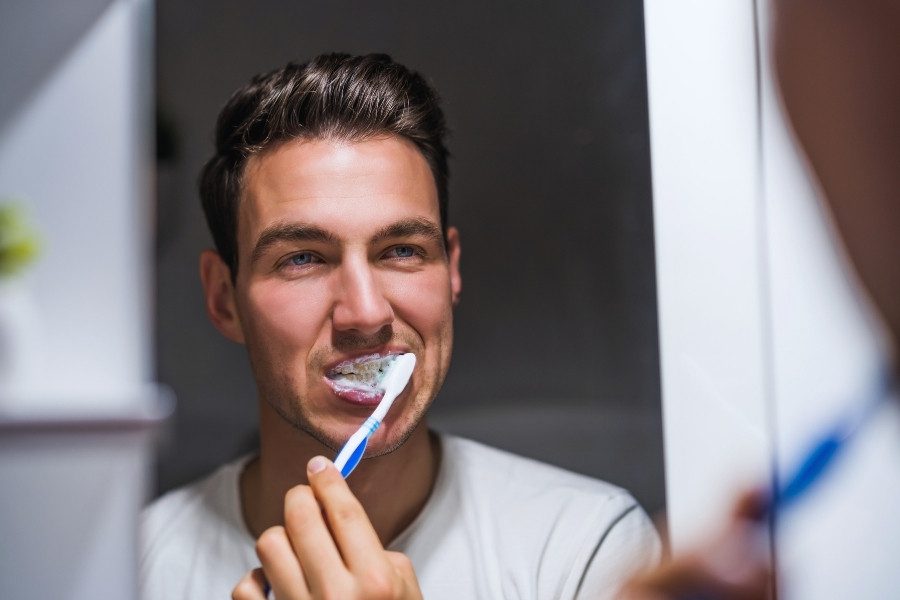 can i eat with invisalign